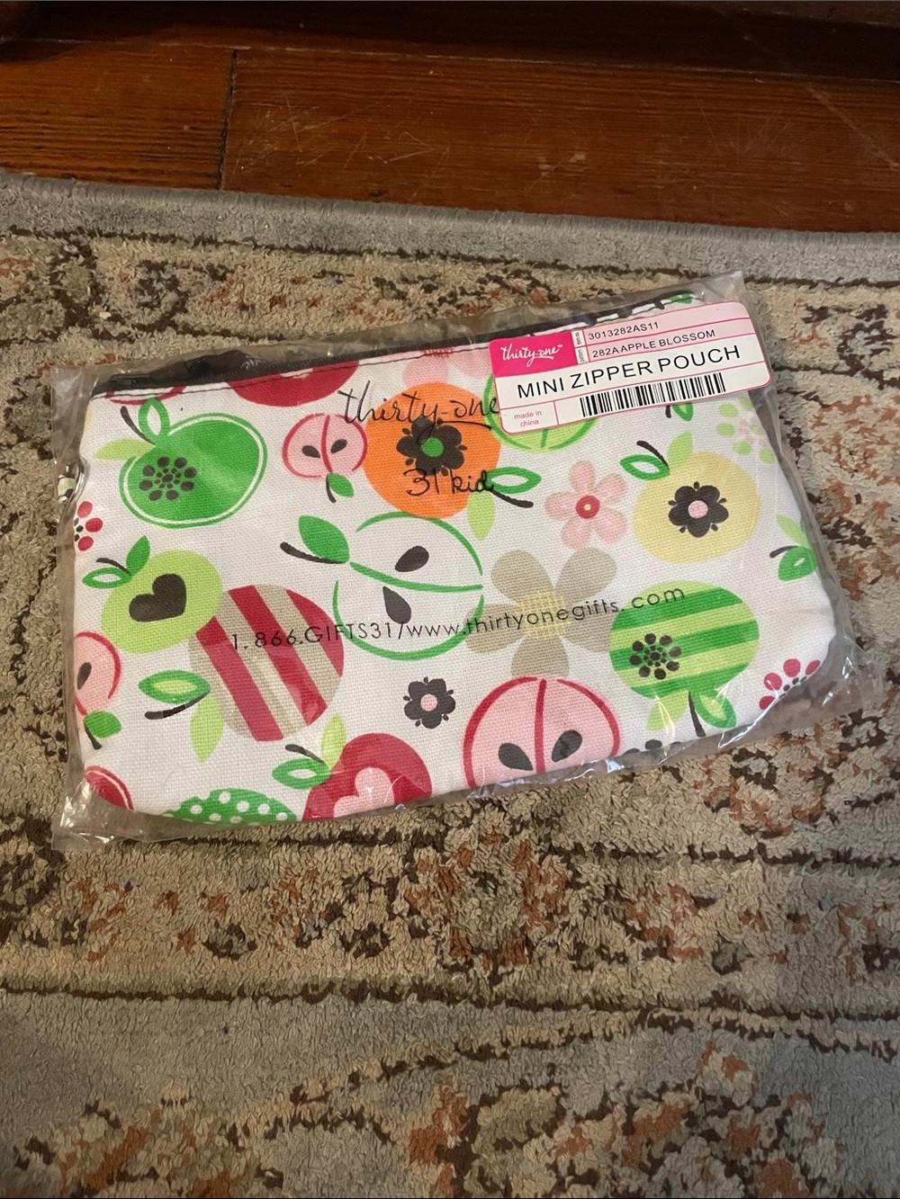 NWT thirty-one Mini Zipper Pouch | Apple Blossom
